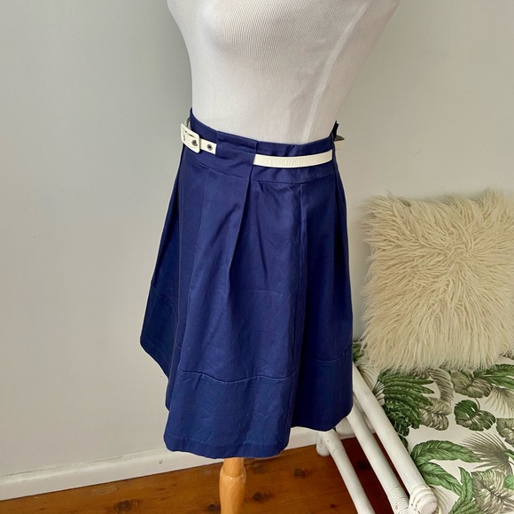 Review Skirt With Belt - Picture 3 of 7